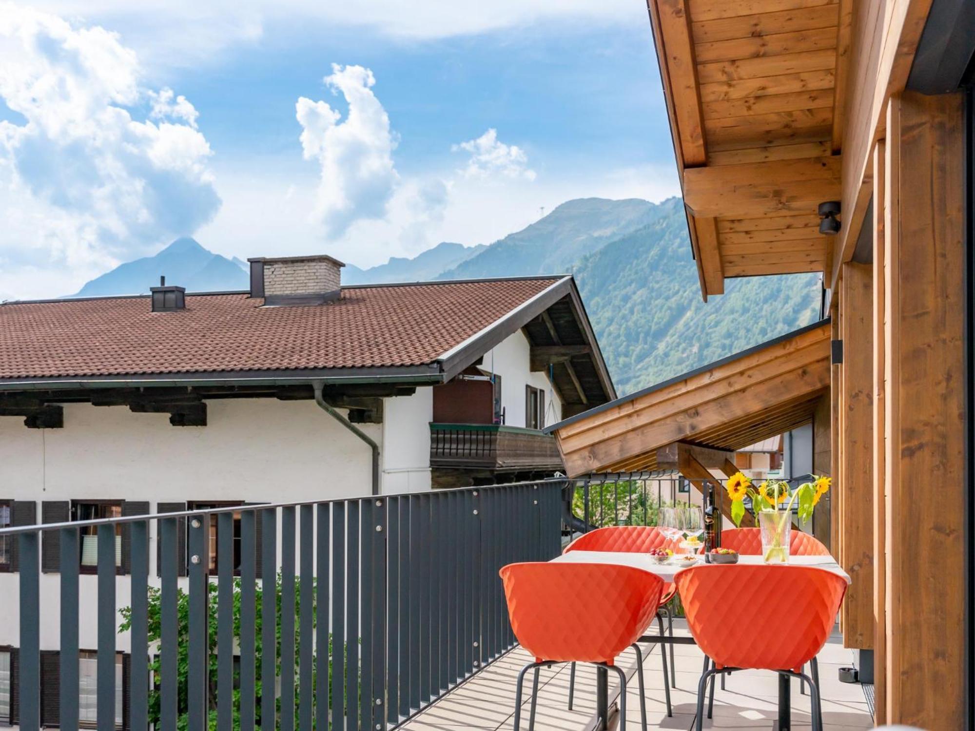 Falken Suites Top 7 Капрун Екстериор снимка