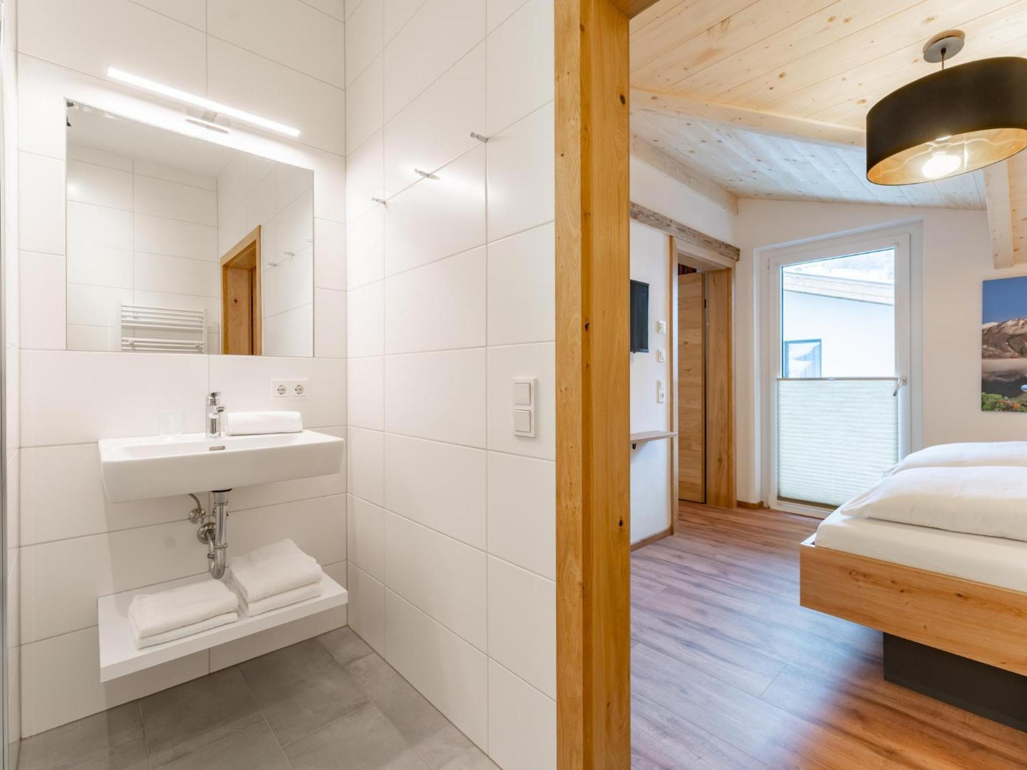 Falken Suites Top 7 Капрун Екстериор снимка