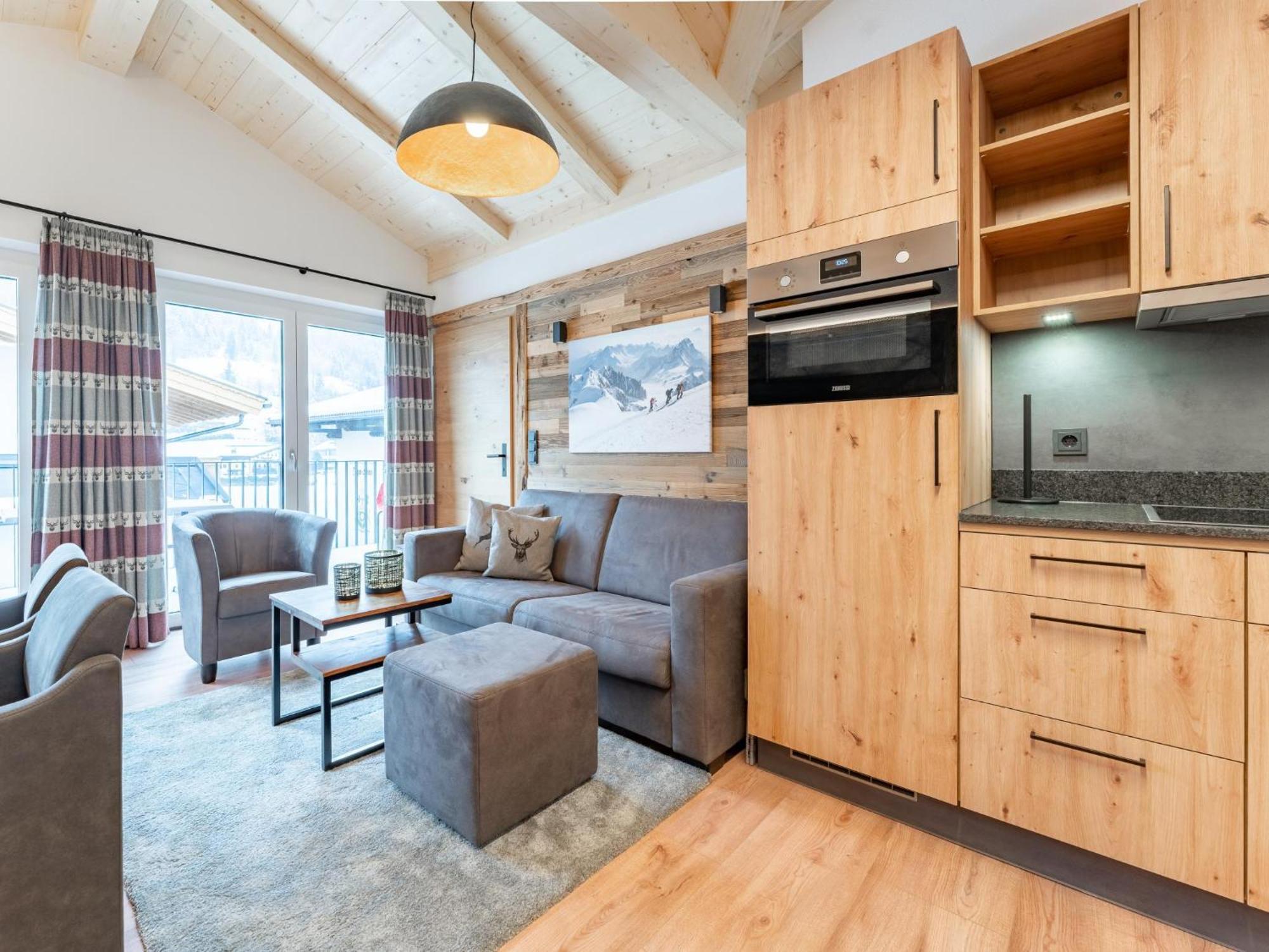 Falken Suites Top 7 Капрун Екстериор снимка