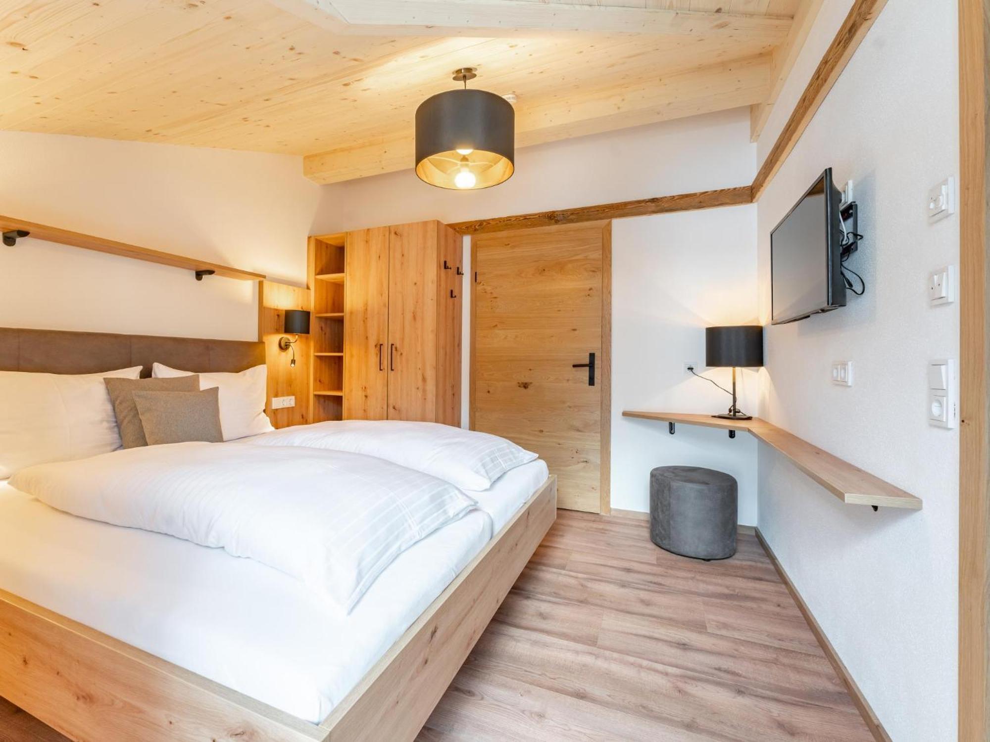 Falken Suites Top 7 Капрун Екстериор снимка