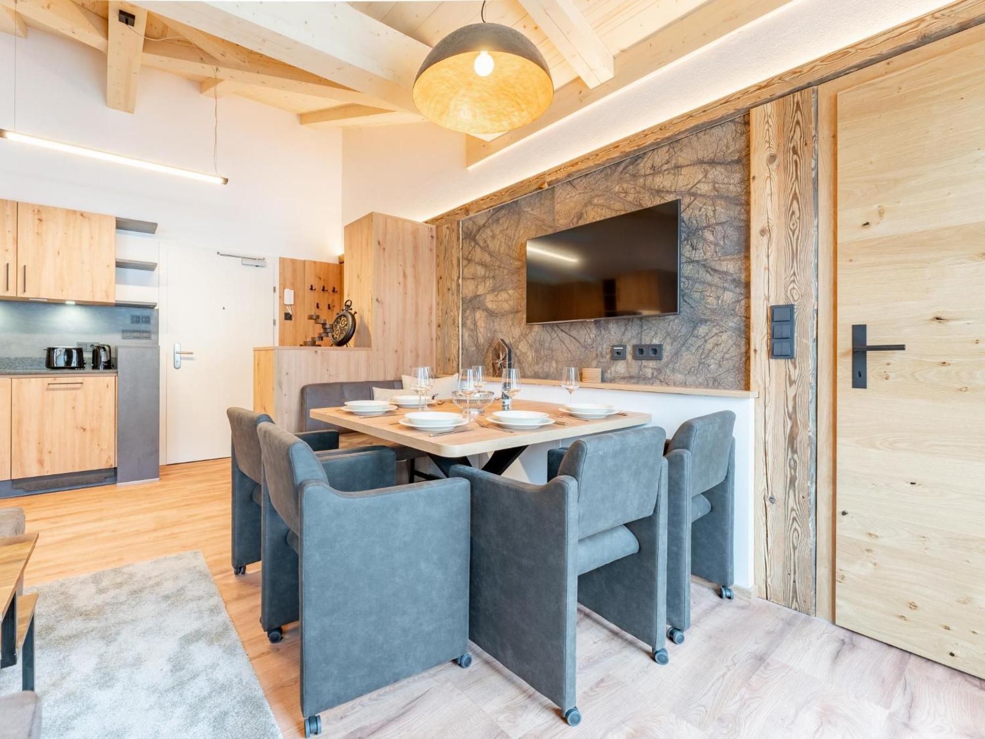 Falken Suites Top 7 Капрун Екстериор снимка