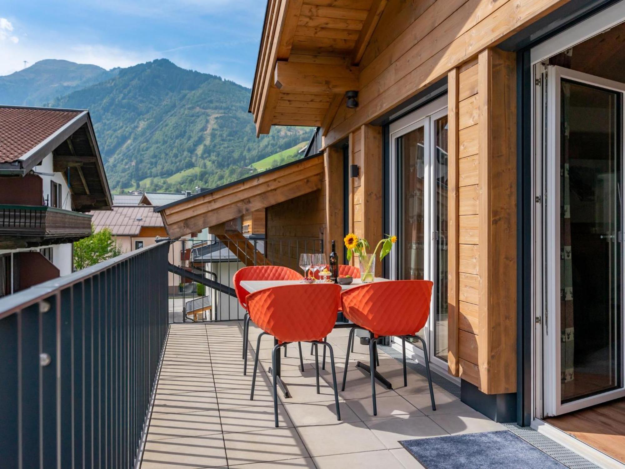 Falken Suites Top 7 Капрун Екстериор снимка