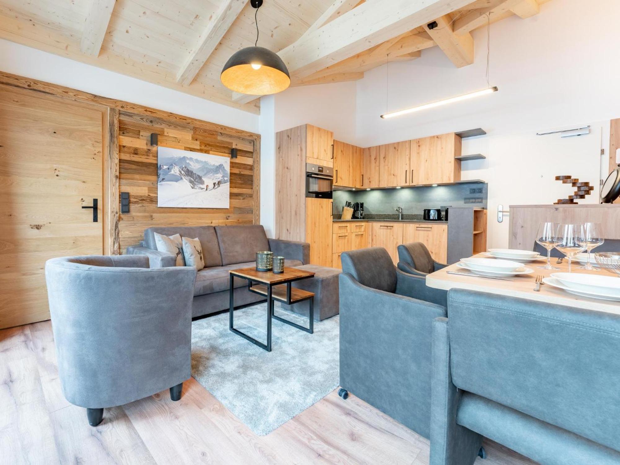 Falken Suites Top 7 Капрун Екстериор снимка