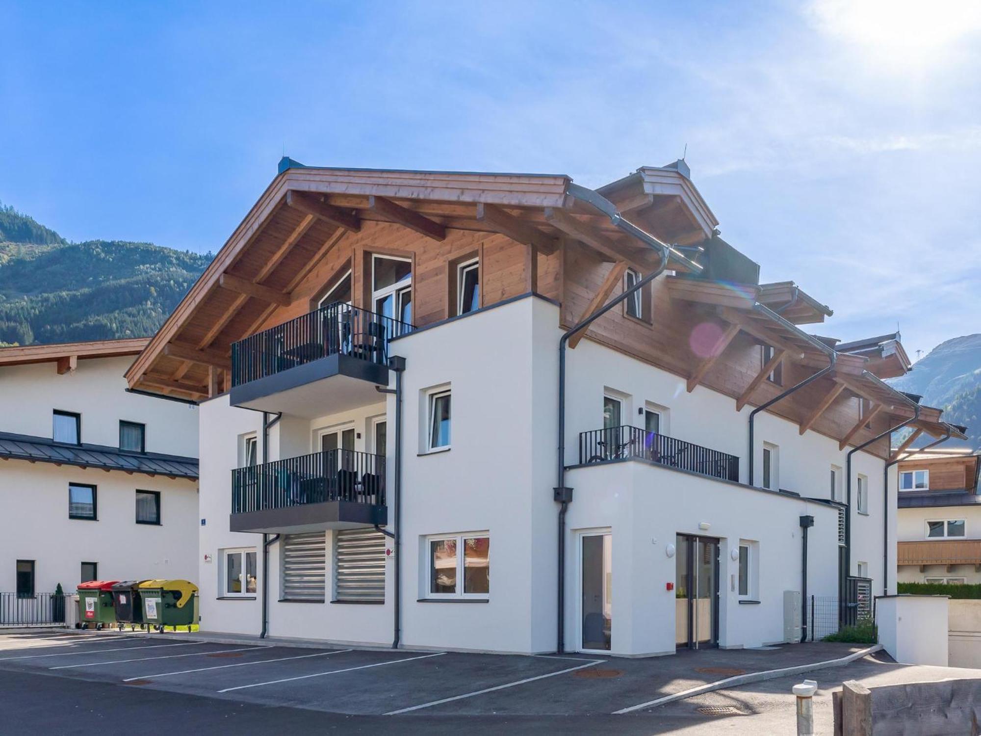 Falken Suites Top 7 Капрун Екстериор снимка